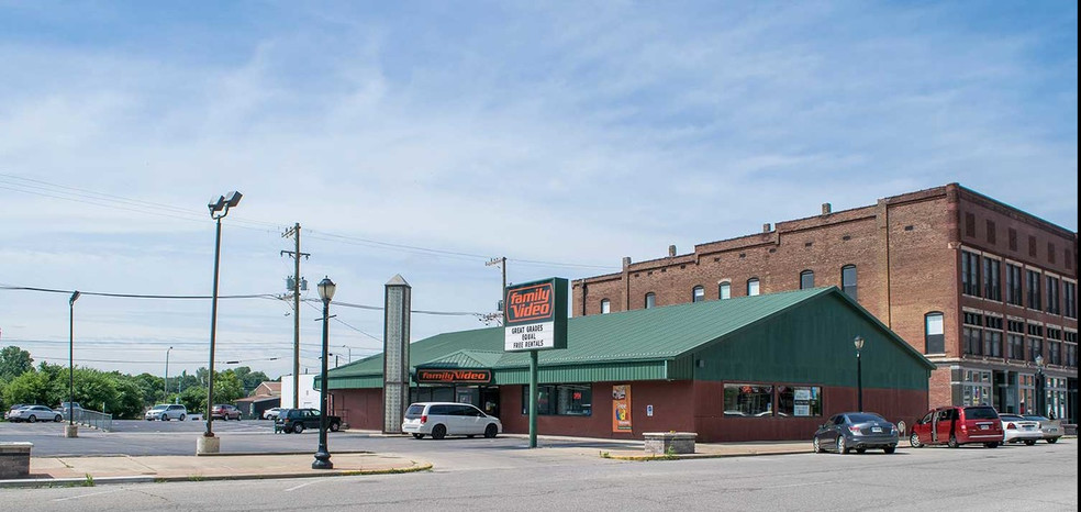 53 E Market St, Wabash, IN for sale - Primary Photo - Image 1 of 8