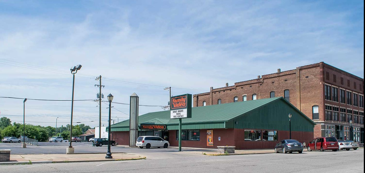 53 E Market St, Wabash, IN for sale Primary Photo- Image 1 of 9