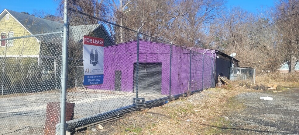 2061 Joseph E Boone Blvd NW, Atlanta, GA for lease - Building Photo - Image 2 of 9