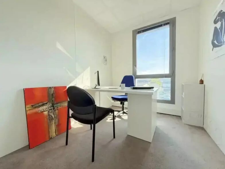 Office in Francheville for sale - Building Photo - Image 2 of 14