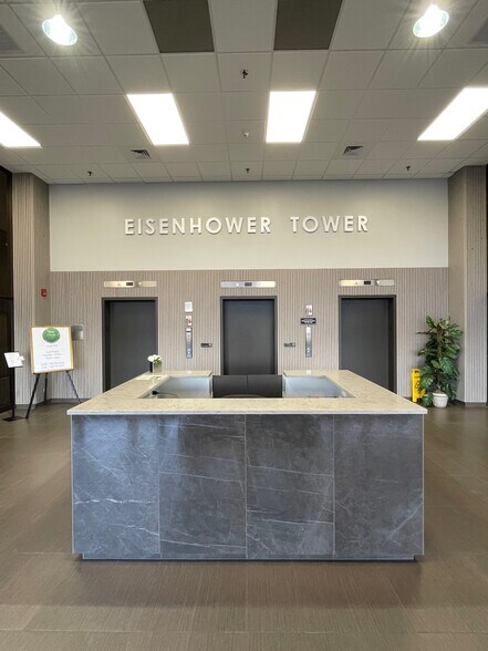 1701 S 1st Ave, Maywood, IL à louer - Photo intérieure - Image 2 de 6