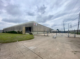 5600 Braxton Dr, Houston TX - Entrepôt