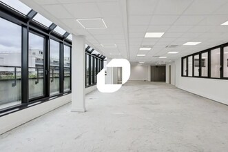 Office in Boulogne-Billancourt for lease Interior Photo- Image 1 of 3