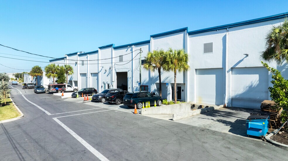 1350-1390 Hammondville Rd, Pompano Beach, FL à louer - Photo du bâtiment - Image 2 de 14