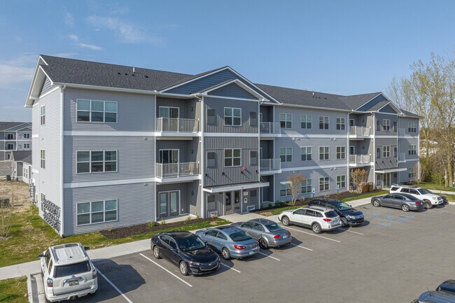 More details for 2111 Heyboer Dr, Holland, MI - Multifamily for Sale