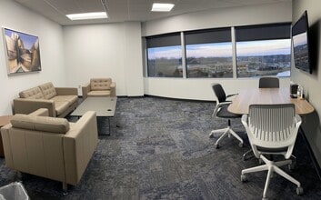 4555 Lake Forest Dr, Blue Ash, OH à louer Photo du bâtiment- Image 2 de 10