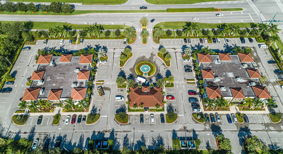 Lake Whitney Campus, Port Saint Lucie, FL à louer - Photo du bâtiment - Image 3 de 4
