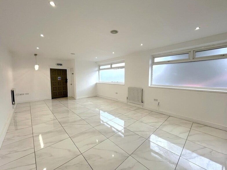 133 Springfield Park Rd, Chelmsford for lease - Building Photo - Image 2 of 9