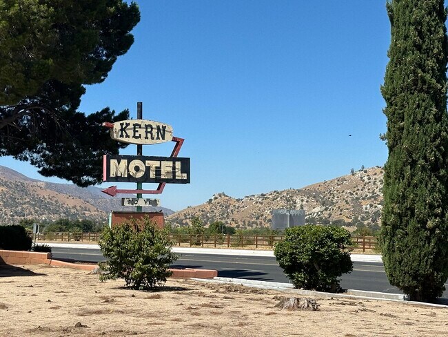 Plus de détails pour 5436 Lake Isabella Blvd, Lake Isabella, CA - Services hôteliers à vendre