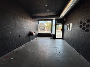 5637 W 63rd St, Chicago, IL à louer Photo intérieure- Image 2 de 9