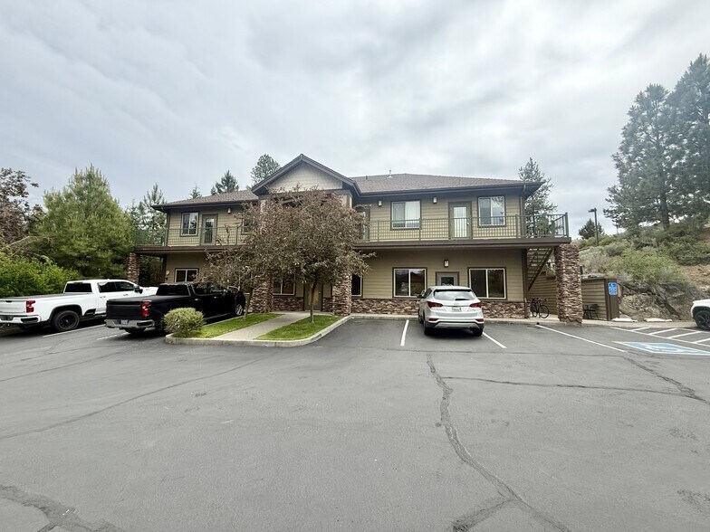 1569 SW Nancy Way, Bend, OR à louer - Photo du bâtiment - Image 1 de 19
