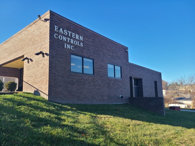 3866 N Providence Rd, Newtown Square, PA for lease - Building Photo - Image 1 of 7