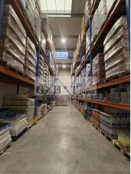 Office in Gennevilliers for lease - Interior Photo - Image 1 of 5