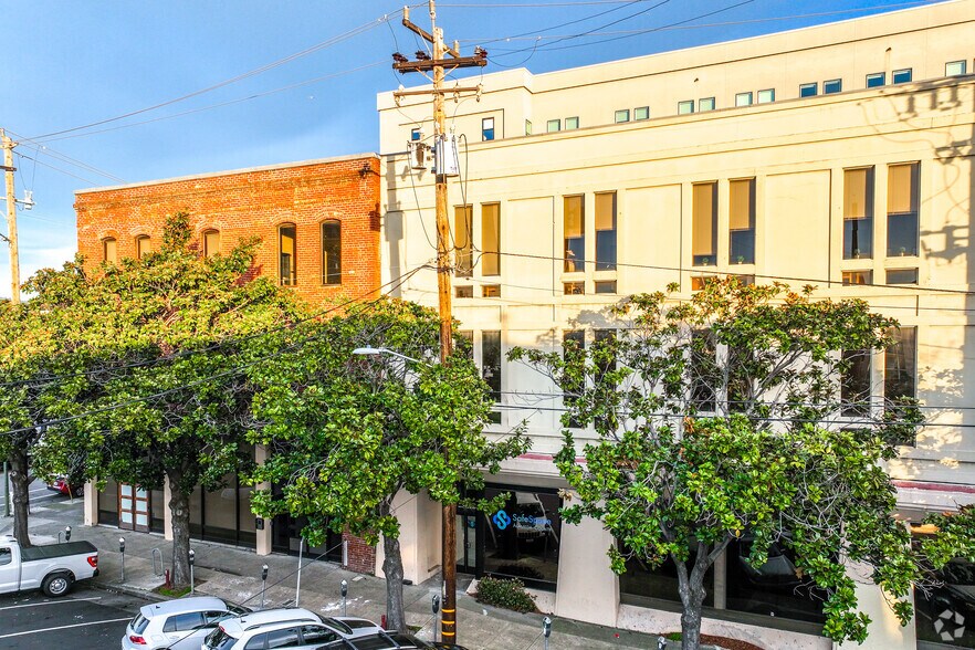 140-160 Franklin St, Oakland, CA à louer - Photo du bâtiment - Image 2 de 5