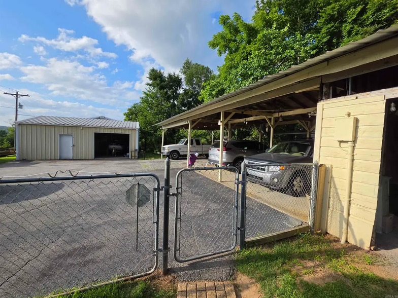 608 Highway 285 N, Damascus, AR à vendre - Photo du bâtiment - Image 2 de 6