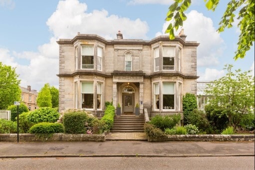 12 Victoria Sq, Stirling for sale Building Photo- Image 1 of 9