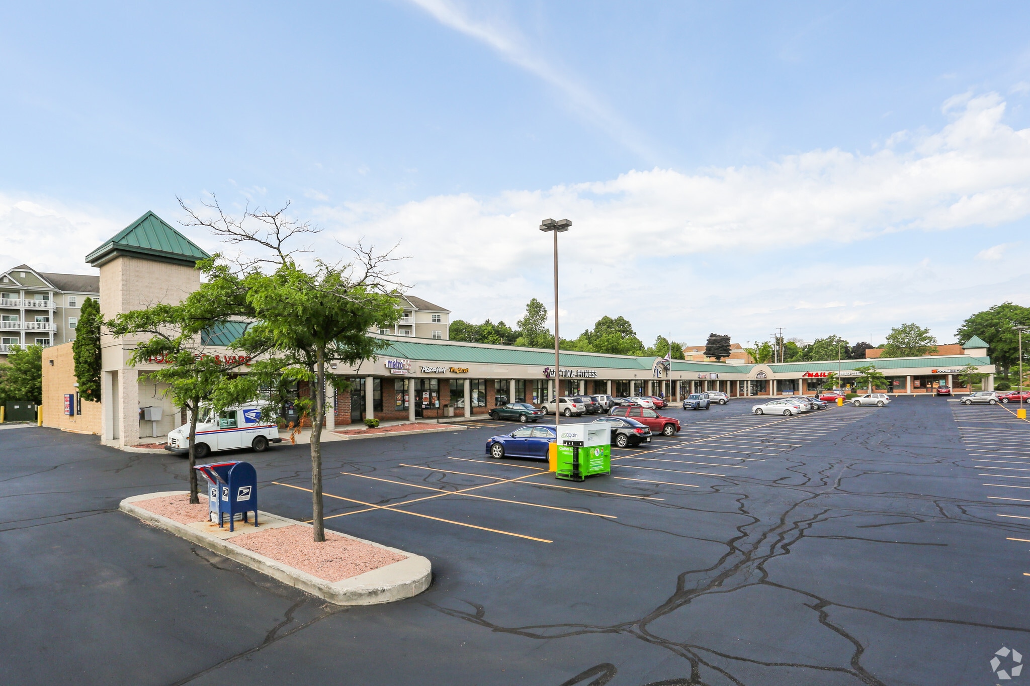 6801-6917 W Brown Deer Rd, Milwaukee, WI for lease Primary Photo- Image 1 of 25