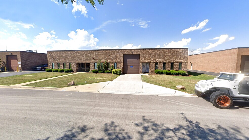 369-373 Balm Ct, Wood Dale, IL à louer - Photo du bâtiment - Image 2 de 5