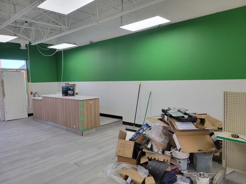 202-272 Kinniburgh Blvd, Chestermere, AB à vendre - Photo principale - Image 1 de 1