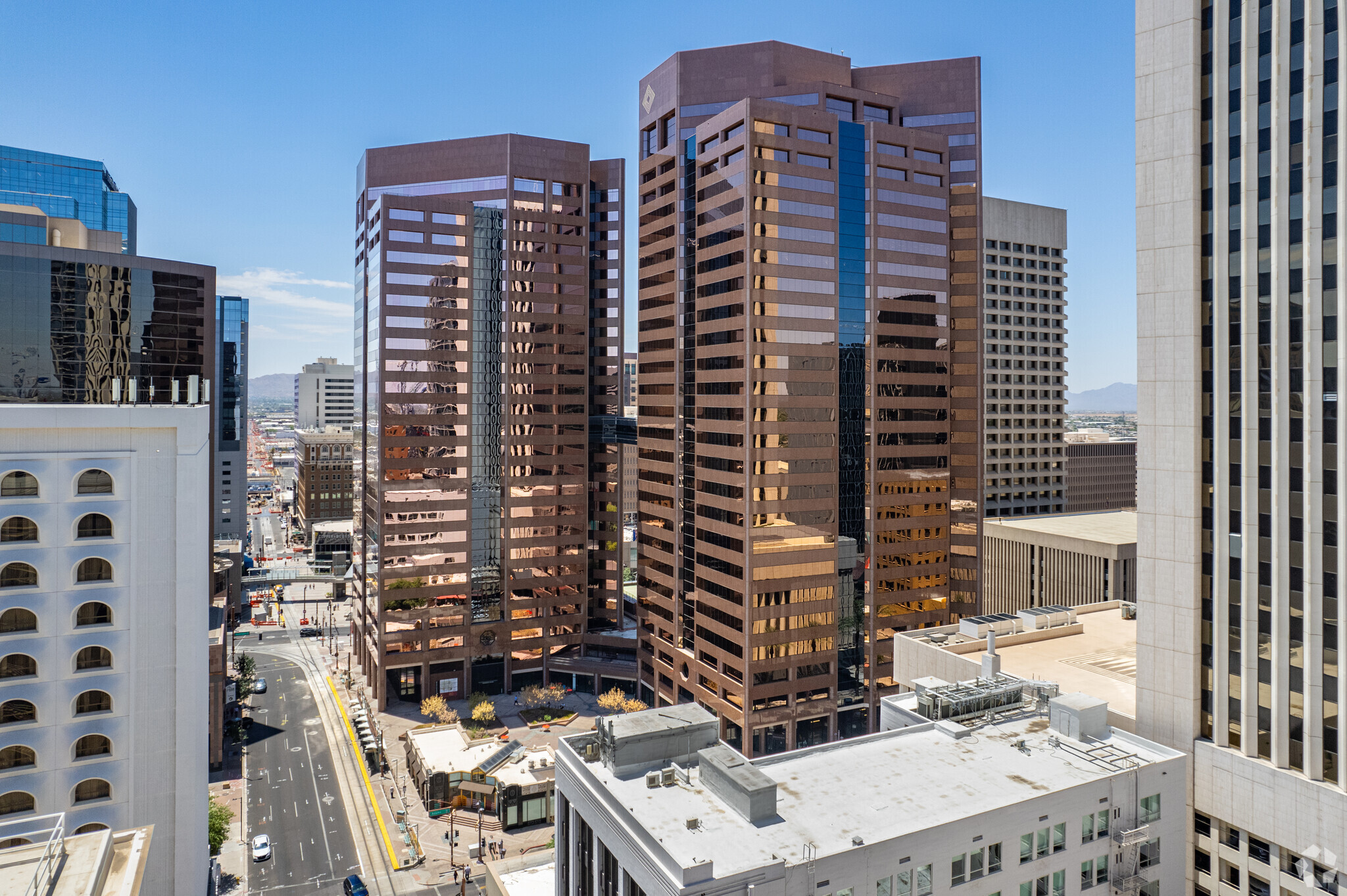 2 N Central Ave, Phoenix, AZ à louer Photo principale- Image 1 de 29