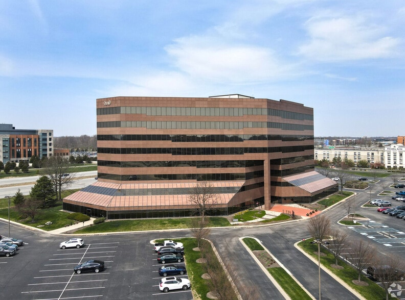 11711 N Meridian St, Carmel, IN à louer - Photo du bâtiment - Image 2 de 8