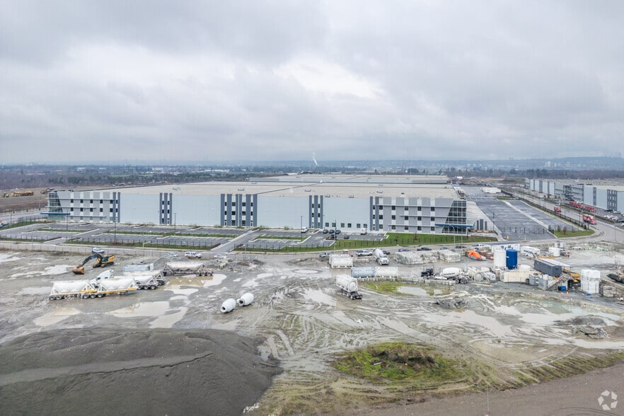 8080 Zylmans Way, Richmond, BC à louer - Photo du bâtiment - Image 2 de 4