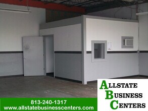104 W Seneca Ave, Tampa, FL for lease Interior Photo- Image 2 of 4