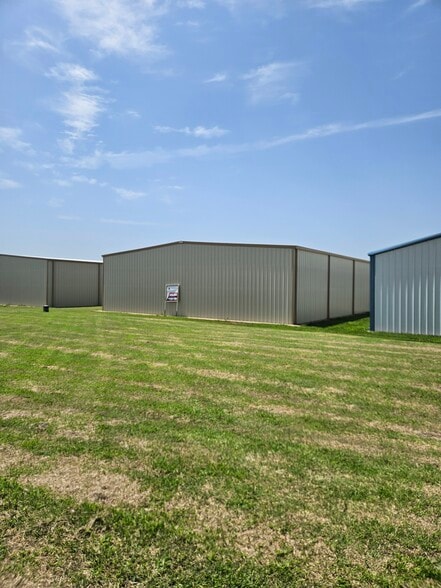 1066 66th St, Enid, OK à vendre - Photo du bâtiment - Image 3 de 3