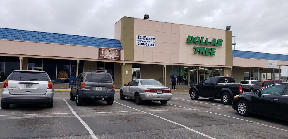 4541-4603 Shirley Ave, Jacksonville, FL à louer - Photo du bâtiment - Image 3 de 5