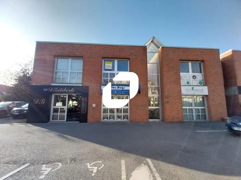 31 Avenue Du Manet, Montigny-le-Bretonneux for lease Building Photo- Image 1 of 11