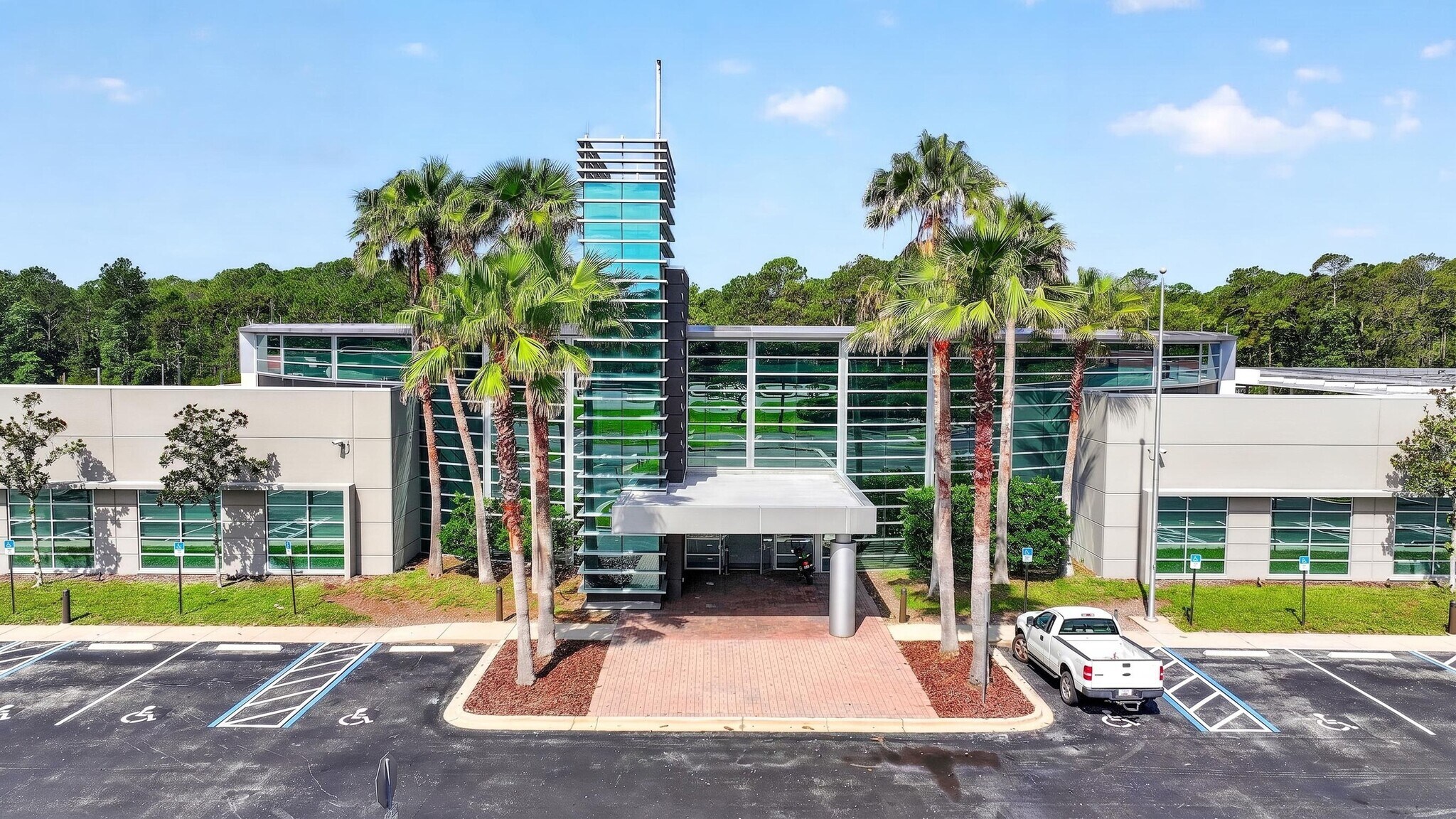 470 Destination Daytona Ln, Ormond Beach, FL à vendre Photo du bâtiment- Image 1 de 15
