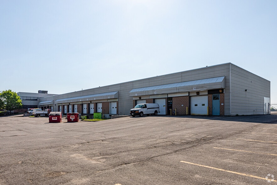 140 Thad Johnson, Ottawa, ON for lease - Building Photo - Image 2 of 3