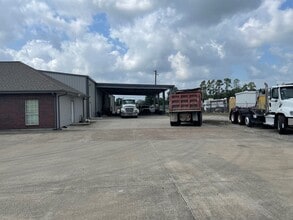 2906 E Napoleon St, Sulphur, LA for lease Interior Photo- Image 1 of 19