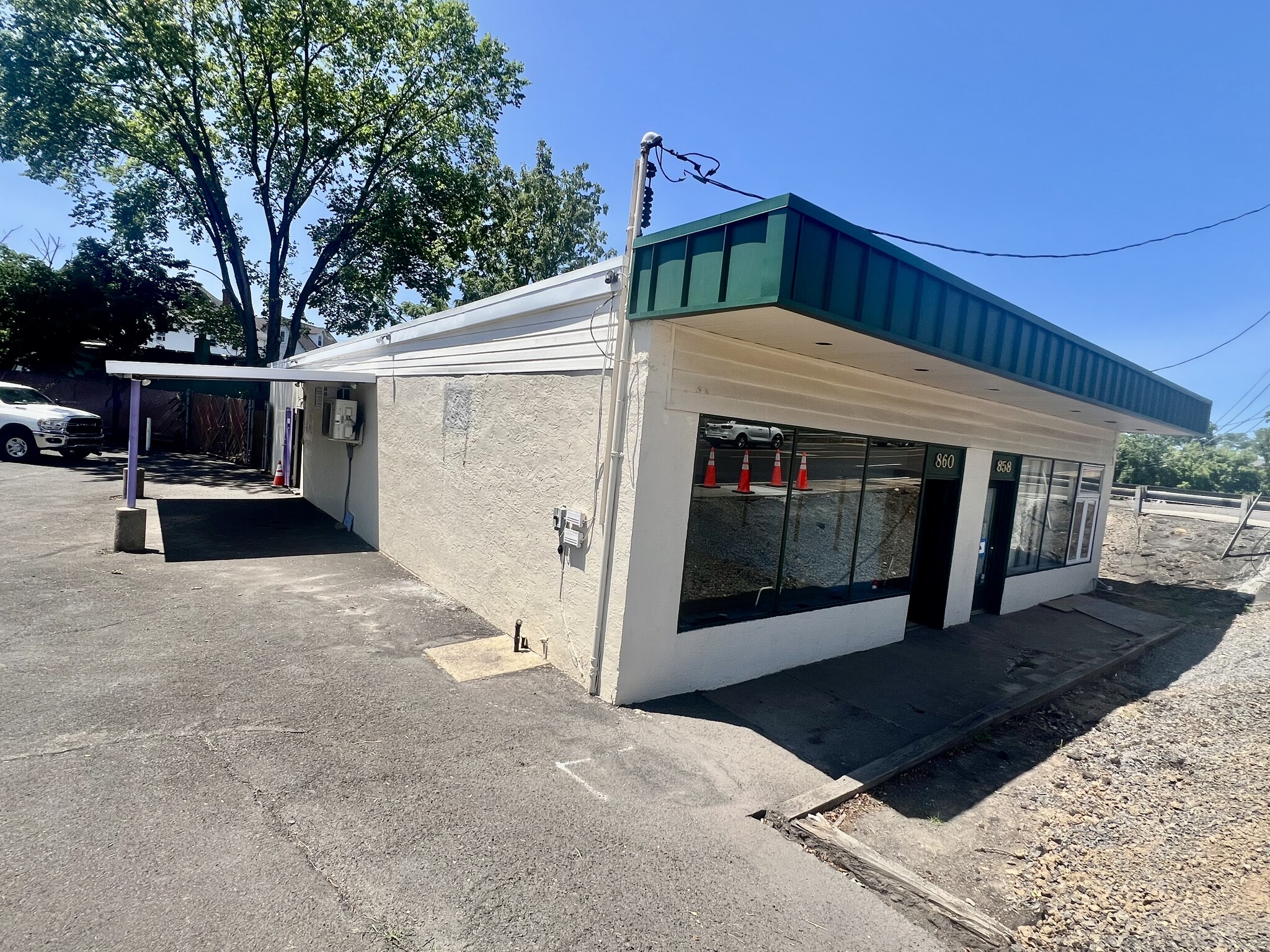 858 Street Rd, Southampton, PA for lease Building Photo- Image 1 of 6