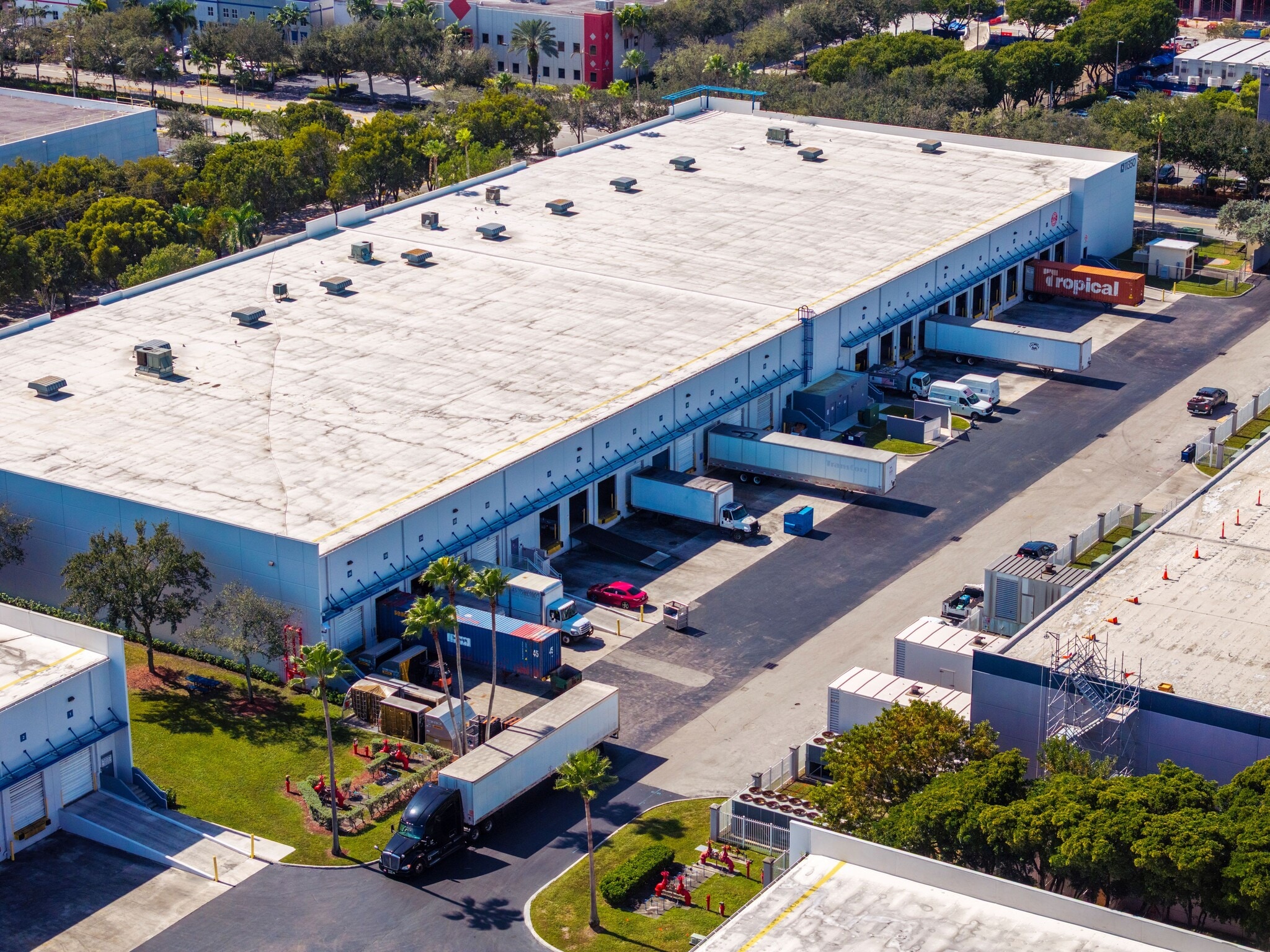 11200 NW 25th St, Miami, FL for lease Interior Photo- Image 1 of 1