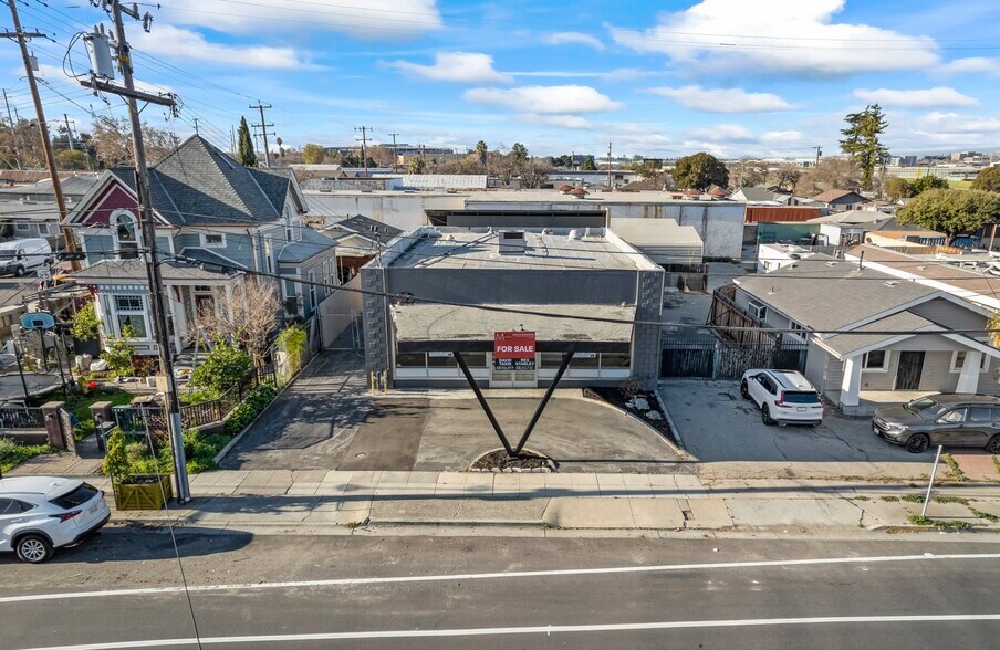 585 W Hedding St, San Jose, CA à vendre - Photo du bâtiment - Image 2 de 23