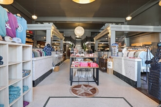 110 N Tennessee St, McKinney, TX à louer Photo intérieure- Image 1 de 51