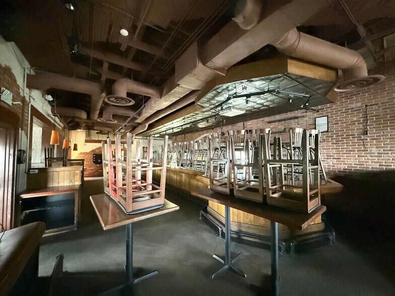 6676 S Parker Rd, Aurora, CO à vendre - Photo intérieure - Image 3 de 17