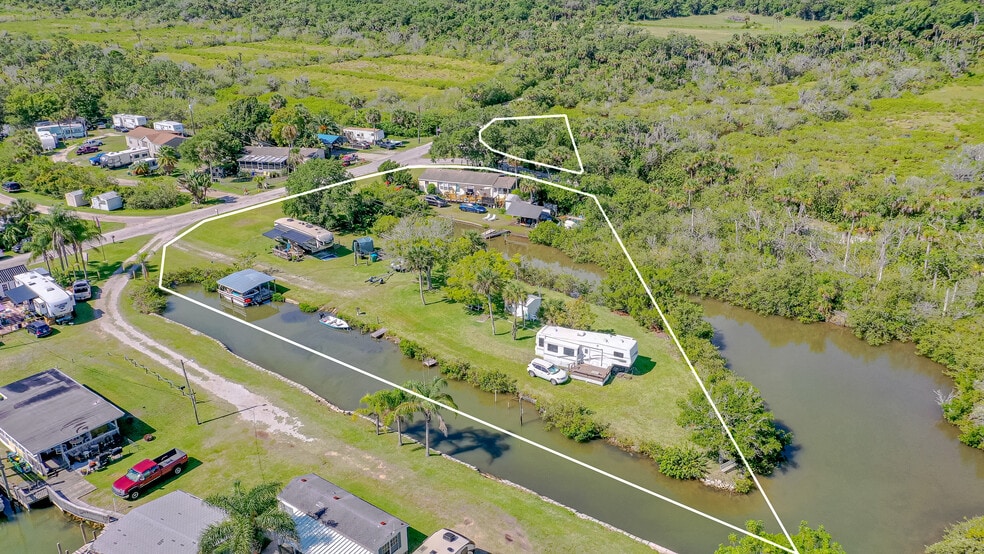 416 E. Halifax Ave., Oak Hill, FL à vendre - Photo du bâtiment - Image 3 de 28