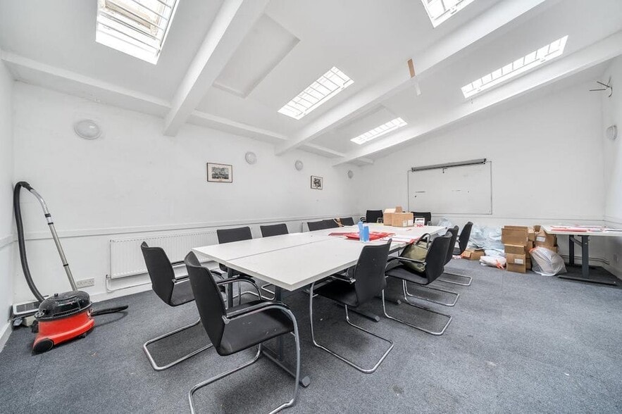 347-349 Cambridge Heath Rd, London for sale - Building Photo - Image 3 of 25