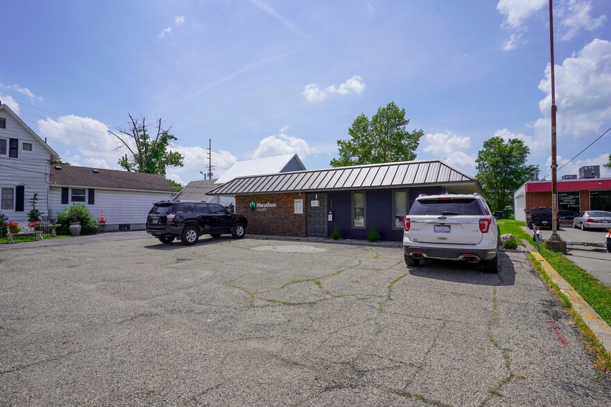 511 N Wayne St, Angola, IN for sale - Building Photo - Image 2 of 5