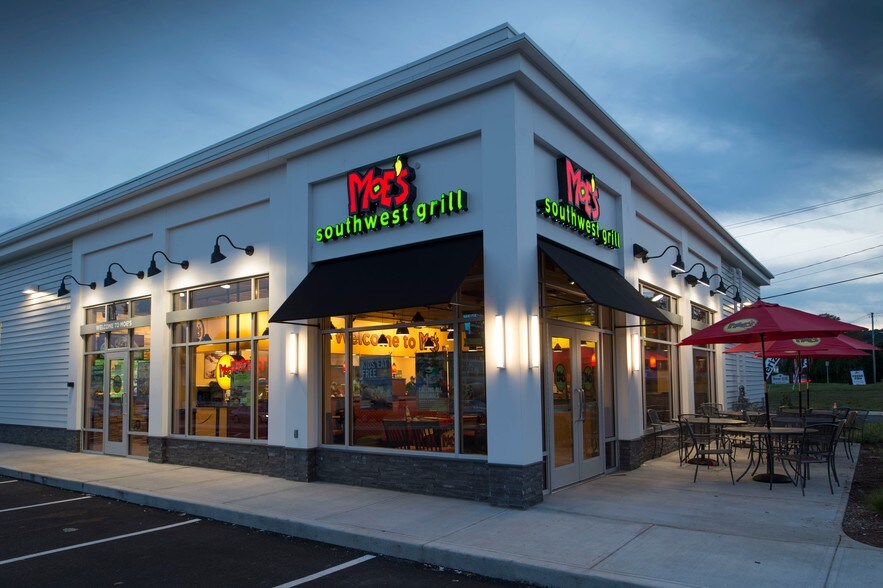 624 W Main St, Norwich, CT à louer - Photo du bâtiment - Image 2 de 7