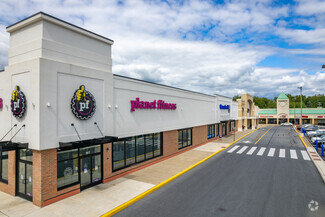 More details for 2601-2631 Macarthur Rd, Whitehall, PA - Retail for Lease