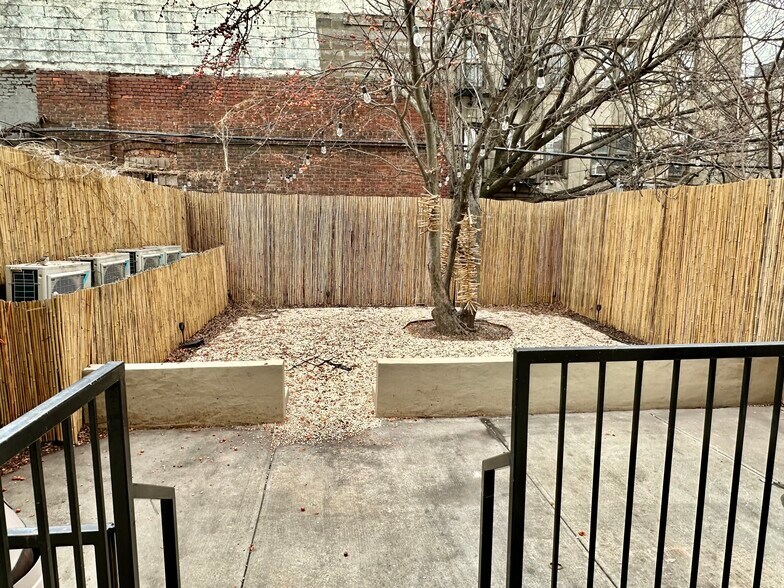797 Sterling Pl, Brooklyn, NY à louer - Photo du bâtiment - Image 3 de 3
