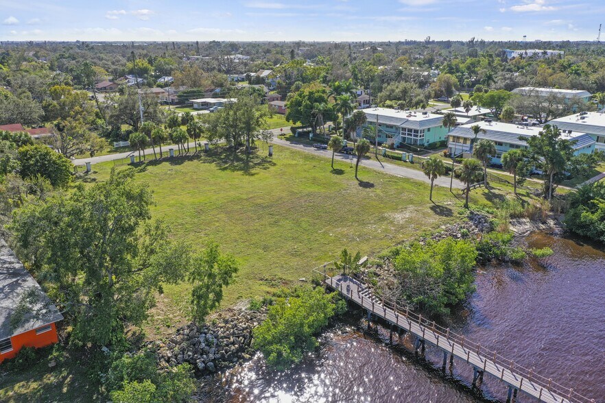 793 Freemont St, Fort Myers, FL à vendre - Photo du bâtiment - Image 3 de 5