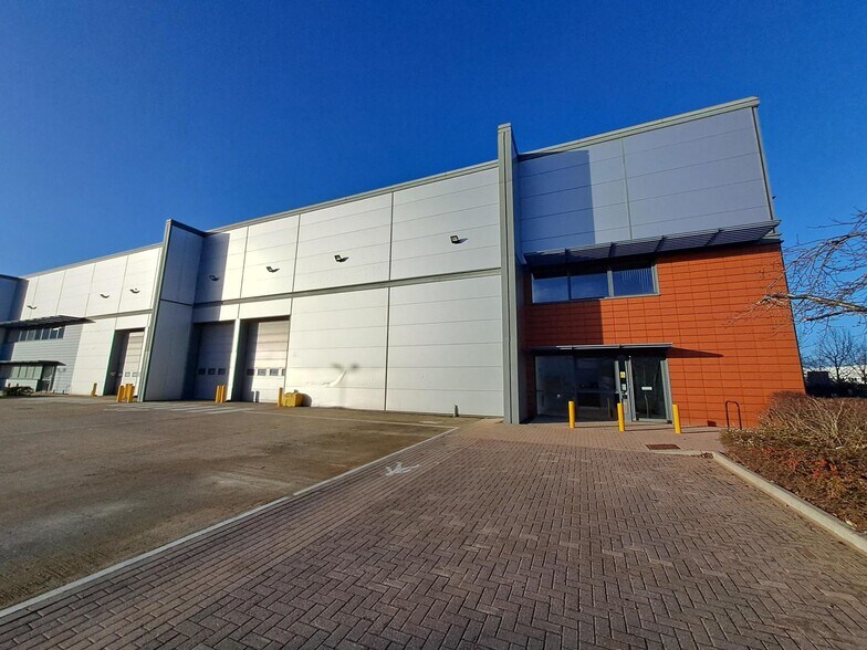 Dunfermline Ct, Milton Keynes à louer - Photo du bâtiment - Image 2 de 2