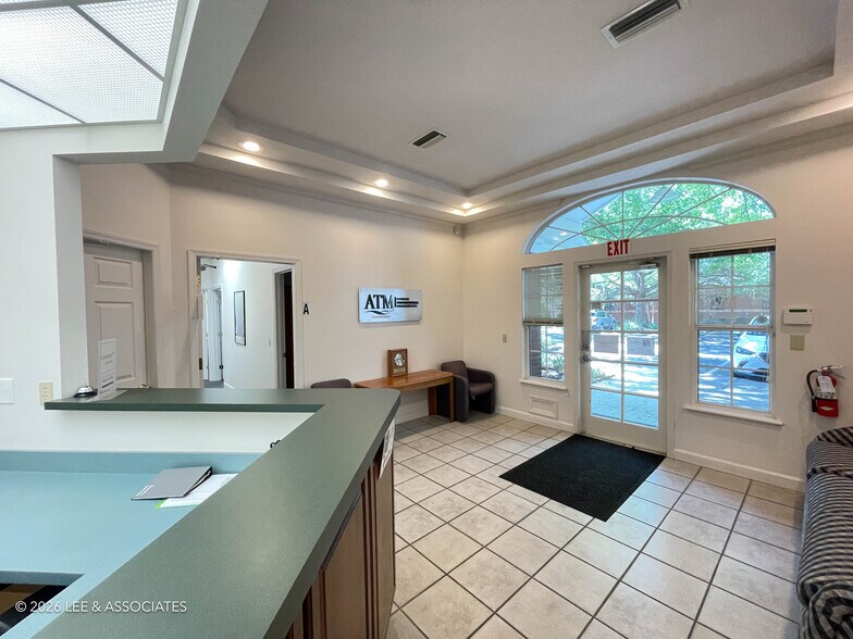 2201 NW 40th Ter, Gainesville, FL à louer - Photo du bâtiment - Image 3 de 21