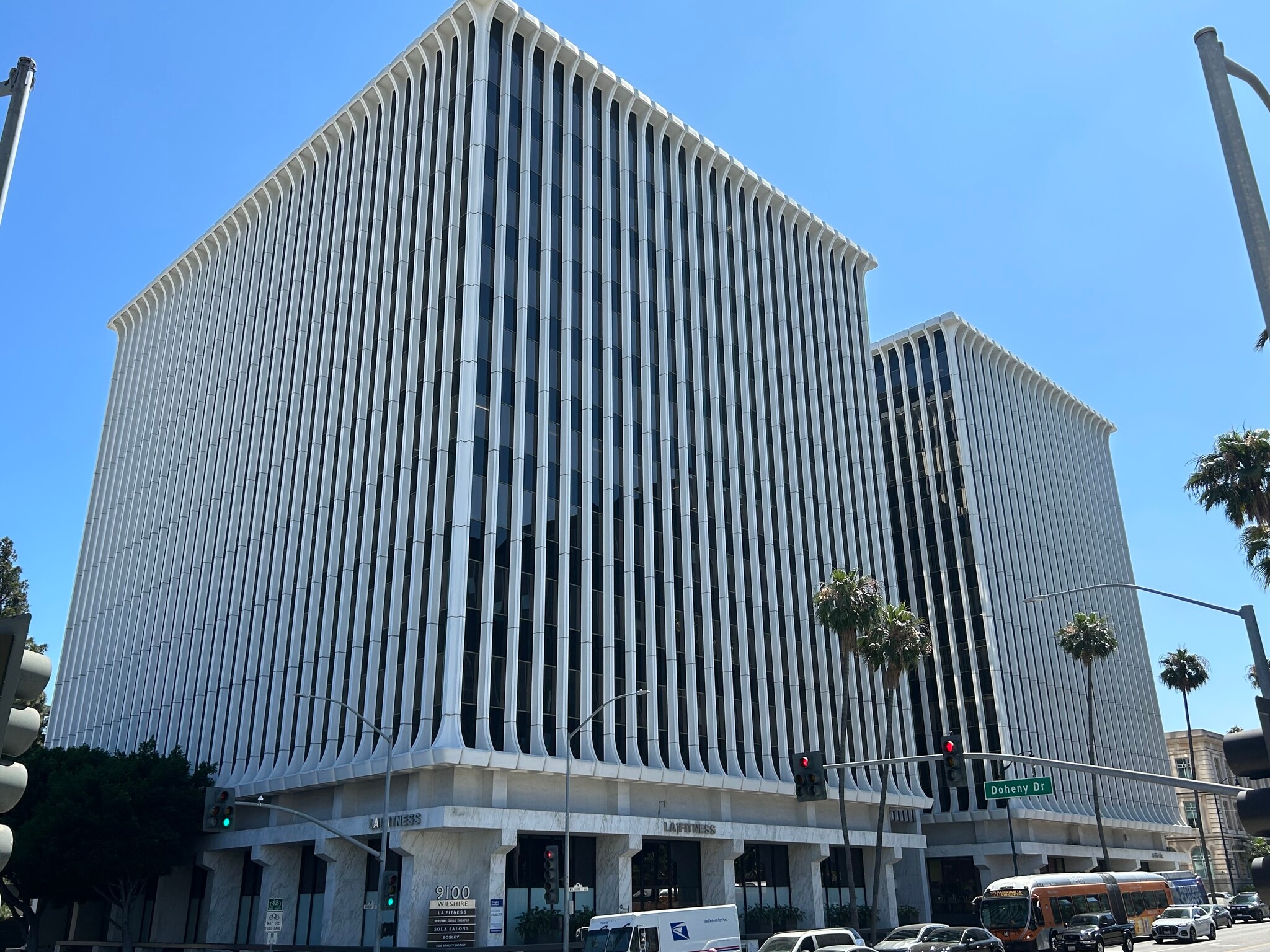 9100 Wilshire Blvd, Beverly Hills, CA for lease Building Photo- Image 1 of 20