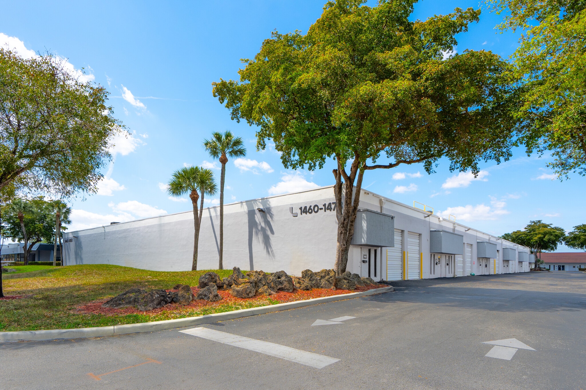 7950-7966 NW 14th St, Miami, FL à louer Photo du bâtiment- Image 1 de 3