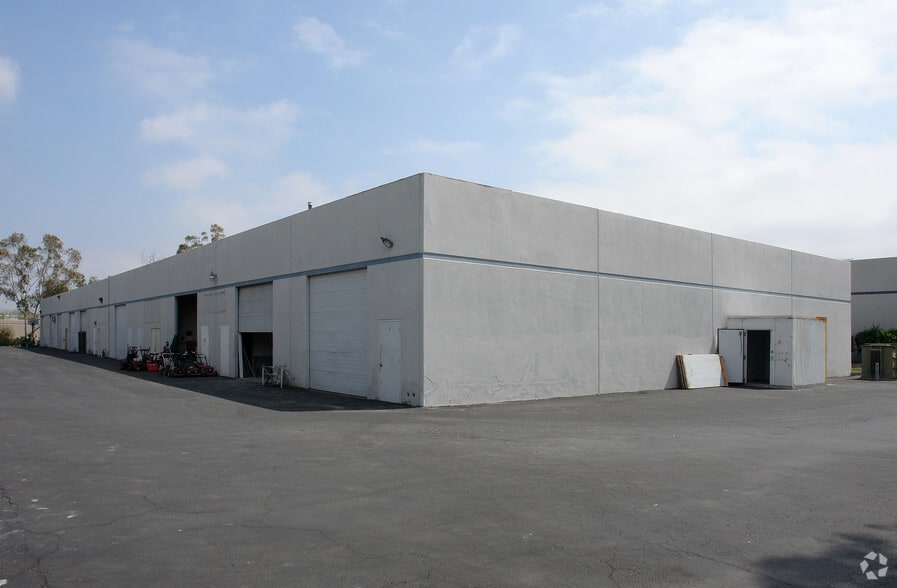 2697 Lavery Ct, Newbury Park, CA for lease - Building Photo - Image 2 of 2